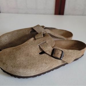 BIRKENSTOCK Boston Soft Footbed Suede Clogs; Women’s Size 39 8/8.5 Taupe Suede
